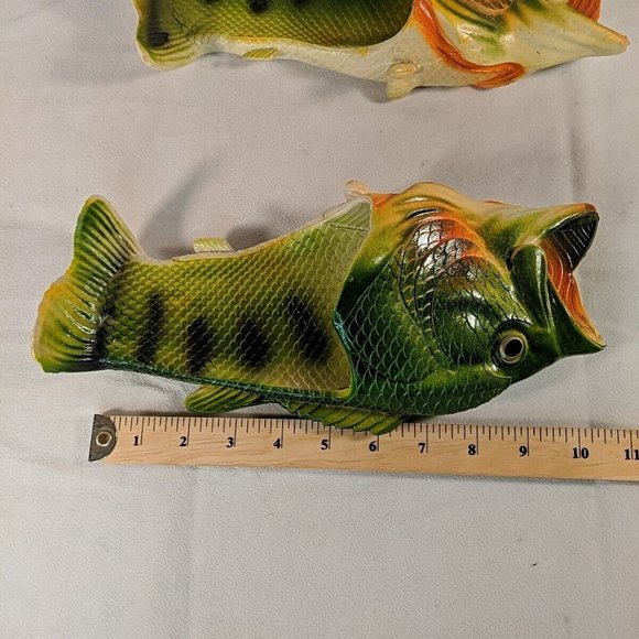 Green Bass Fish Flops Sandals Fishing Flip Flops Men's 42/43 9.5 Summer Gag Gift - Picture 12 of 13